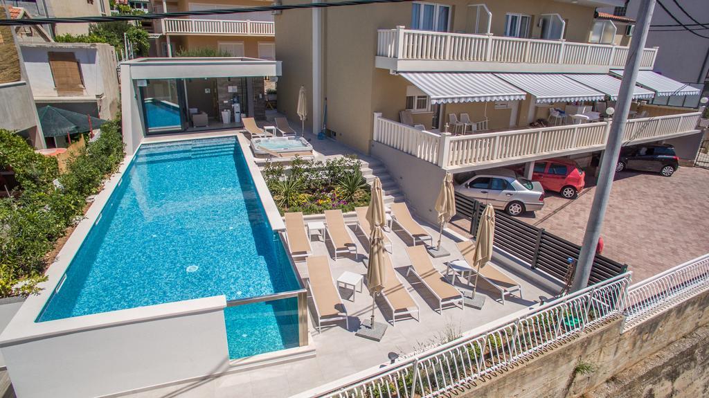Villa Mandalinic Омиш Экстерьер фото