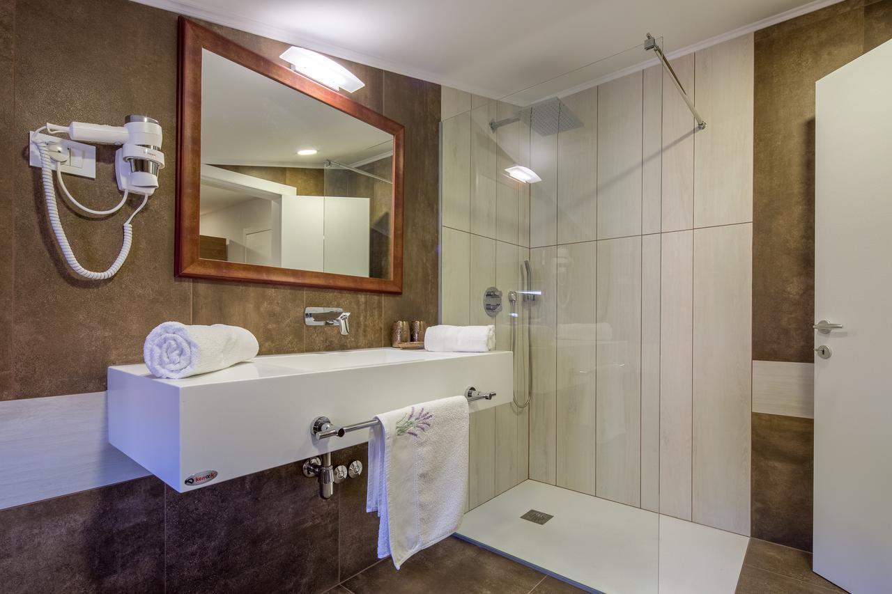 Villa Mandalinic Омиш Экстерьер фото