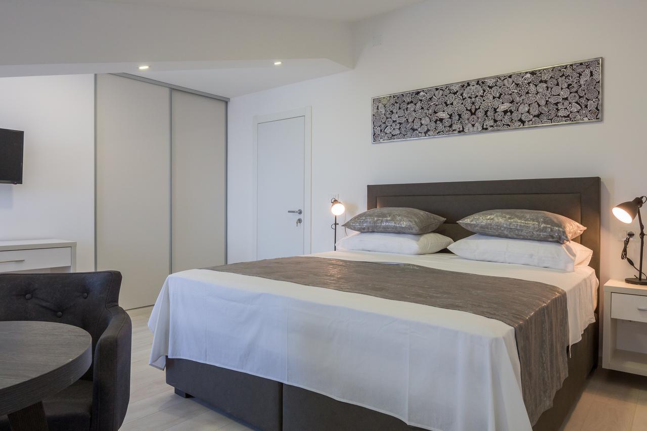 Villa Mandalinic Омиш Экстерьер фото